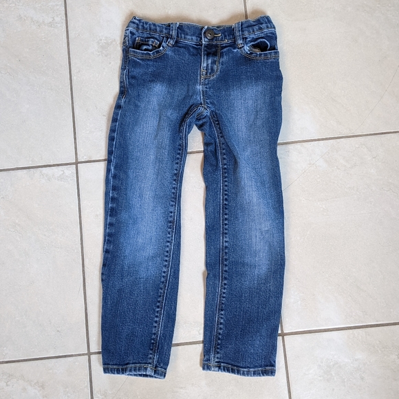 Sz 5 Oshkosh jeans - Picture 1 of 1